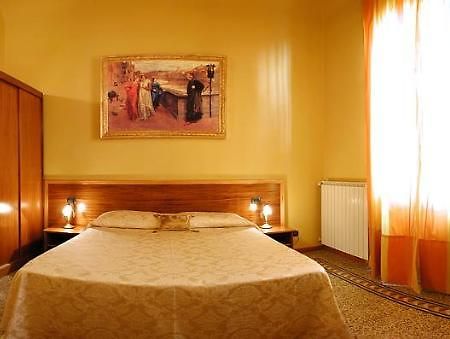 La Luna Guest House Florencia Exterior foto