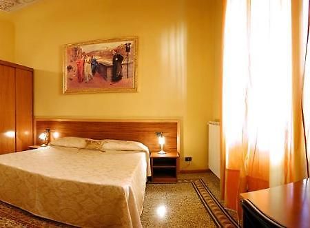 La Luna Guest House Florencia Exterior foto